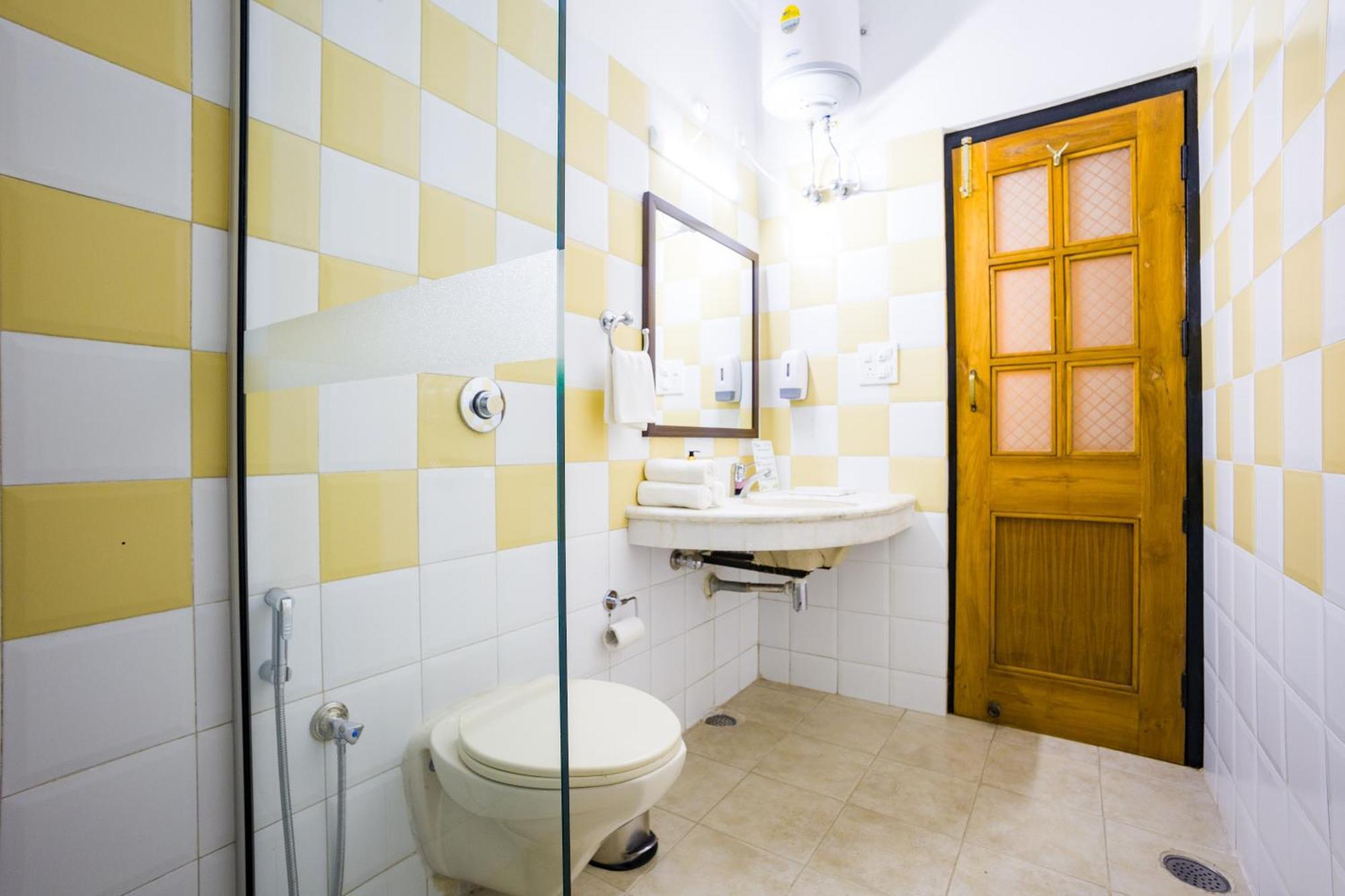 Alaya Stays Mehar Villa - 3 Bhk With Garden & Scenic Views Kasauli Bagian luar foto