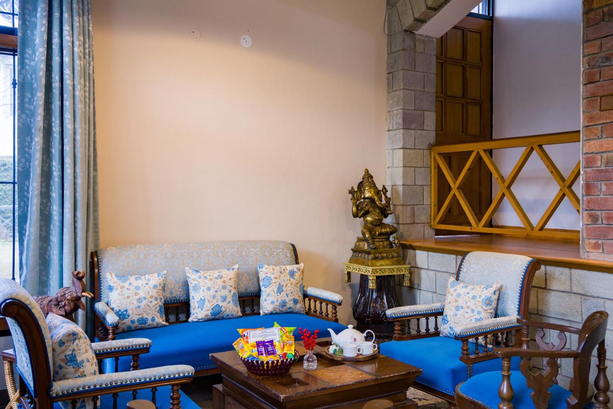 Alaya Stays Mehar Villa - 3 Bhk With Garden & Scenic Views Kasauli Bagian luar foto