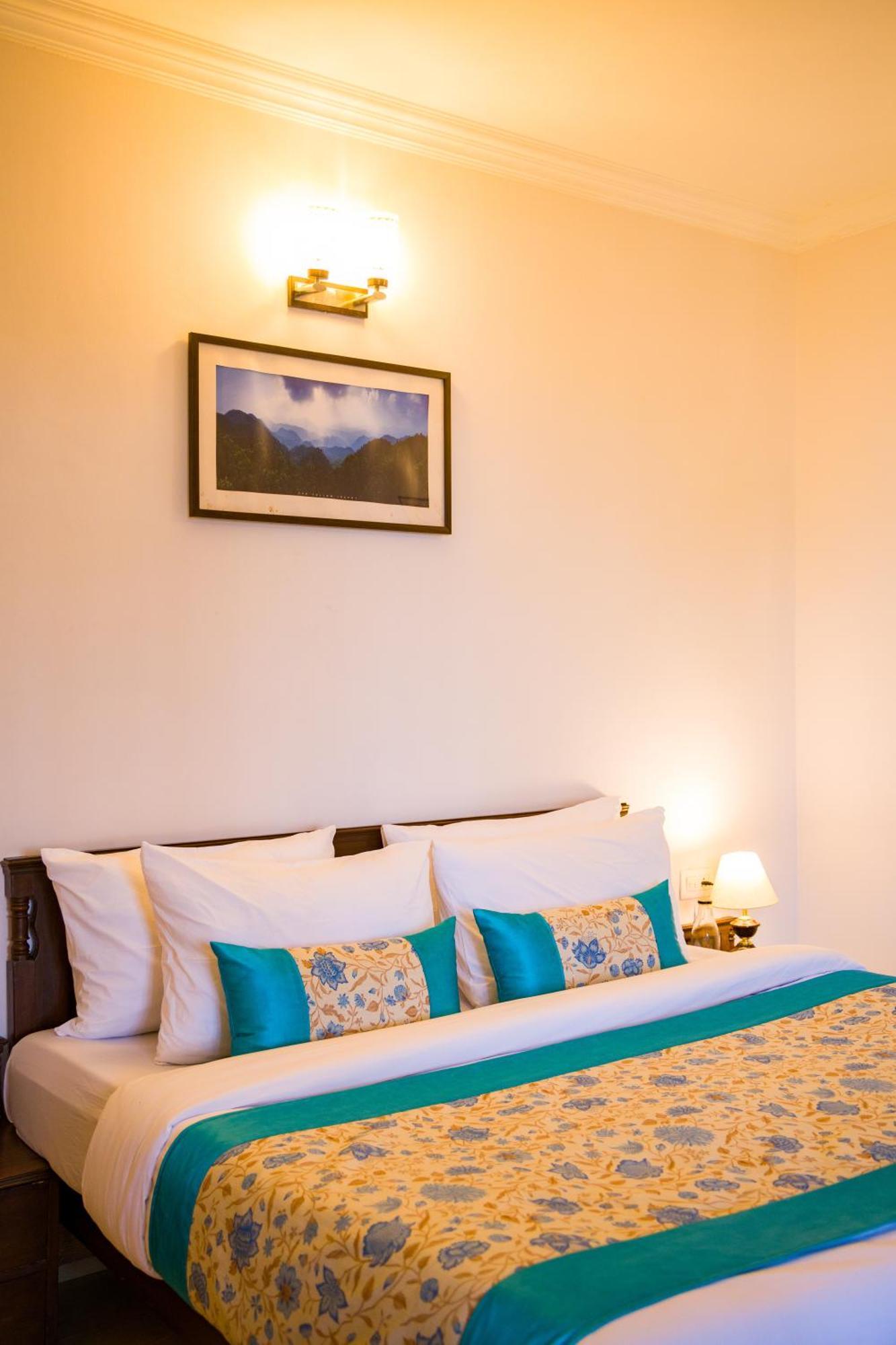 Alaya Stays Mehar Villa - 3 Bhk With Garden & Scenic Views Kasauli Bagian luar foto