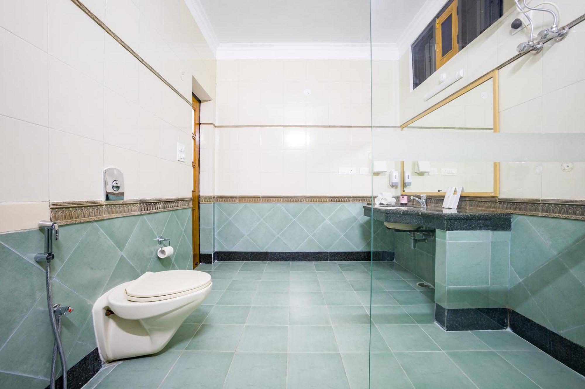 Alaya Stays Mehar Villa - 3 Bhk With Garden & Scenic Views Kasauli Bagian luar foto