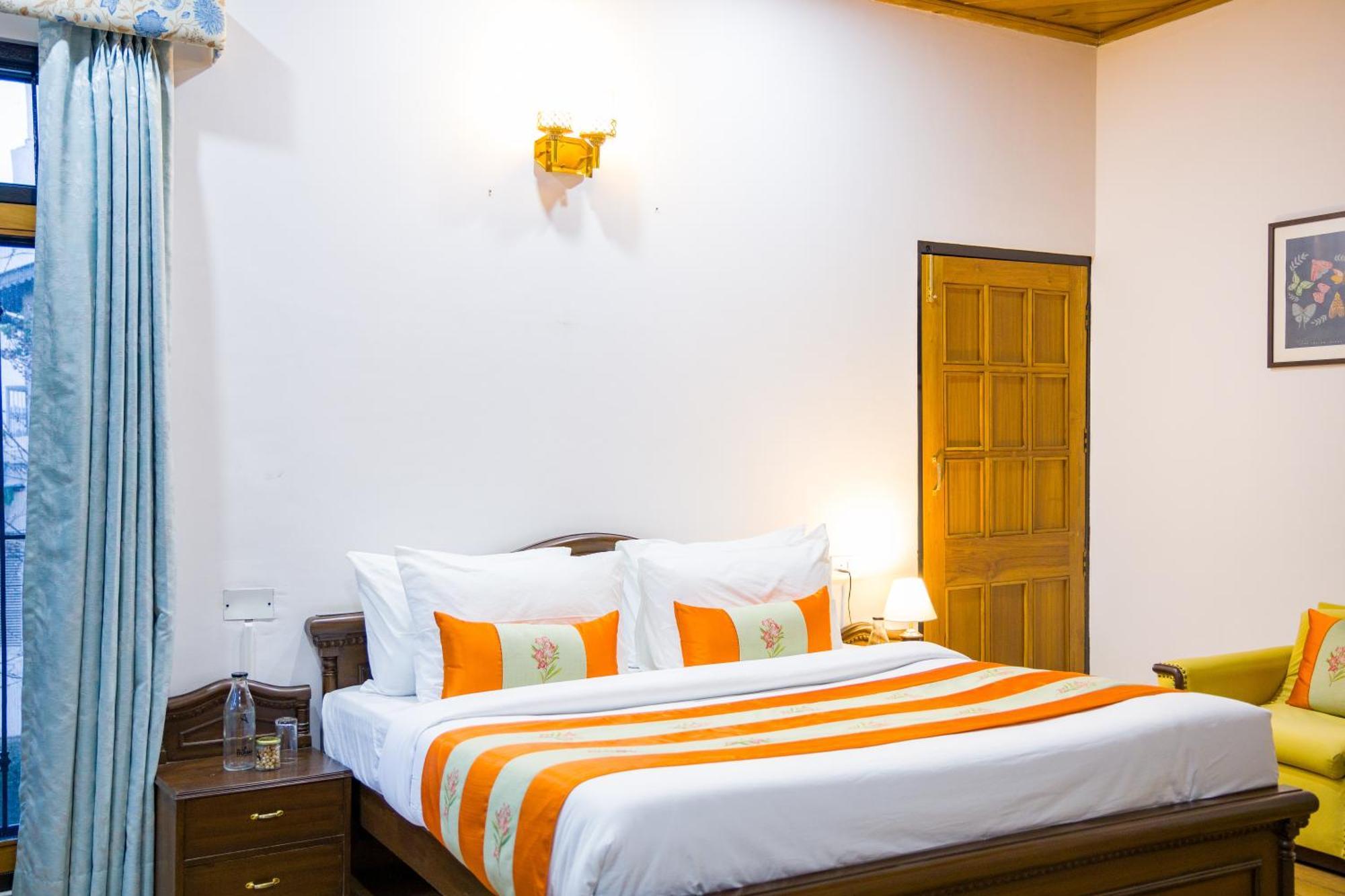 Alaya Stays Mehar Villa - 3 Bhk With Garden & Scenic Views Kasauli Bagian luar foto